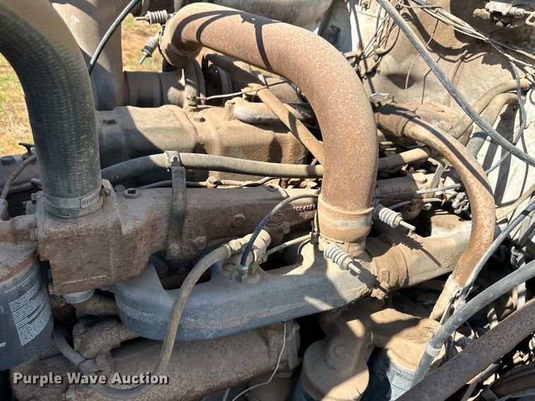 image for item OM9572 1979 Mack concrete pump truck