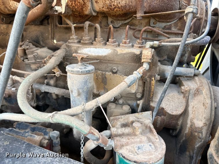 image for item OM9572 1979 Mack concrete pump truck