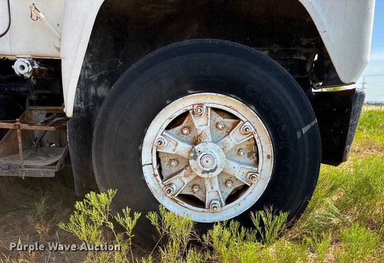 image for item OM9572 1979 Mack concrete pump truck