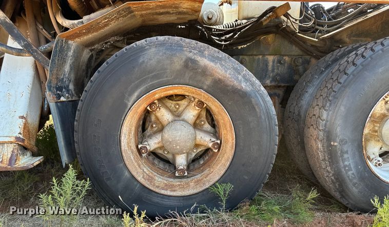 image for item OM9572 1979 Mack concrete pump truck