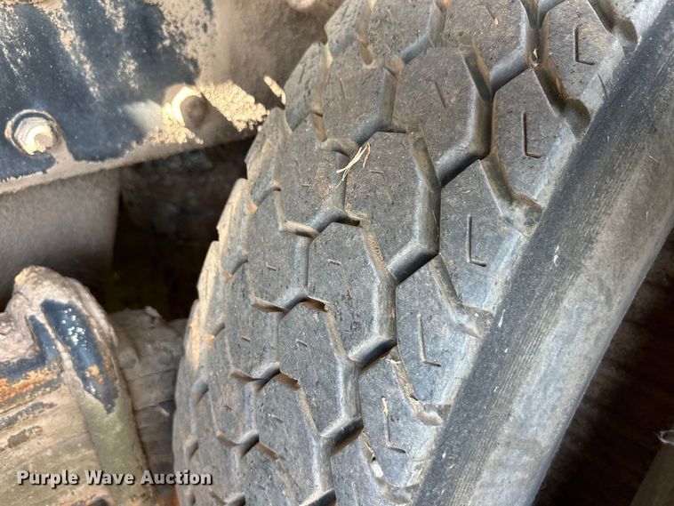 image for item OM9572 1979 Mack concrete pump truck