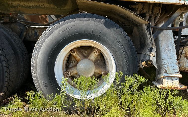 image for item OM9572 1979 Mack concrete pump truck