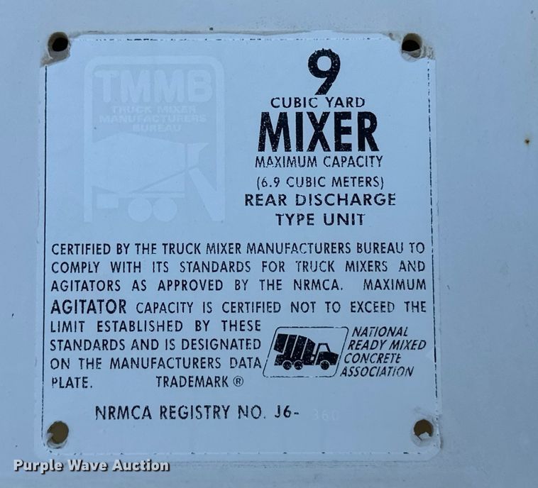 image for item OM9575 2002 International 5600i ready mix truck