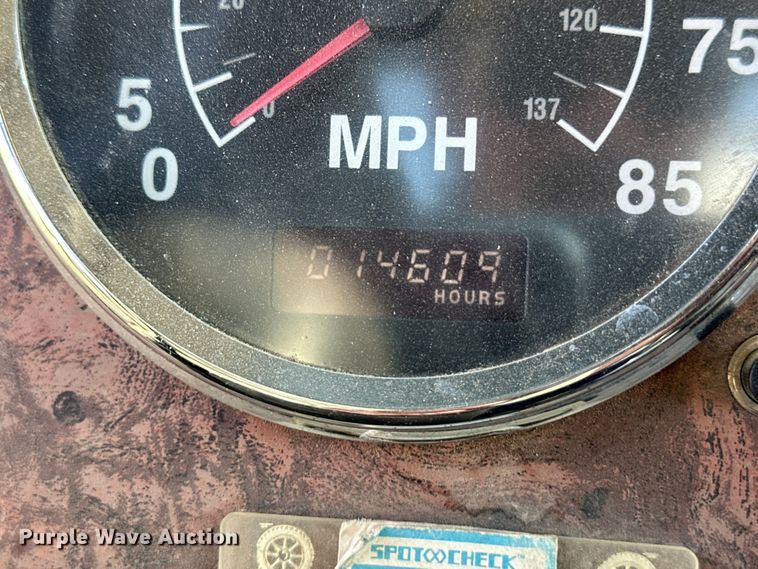 image for item OM9575 2002 International 5600i ready mix truck