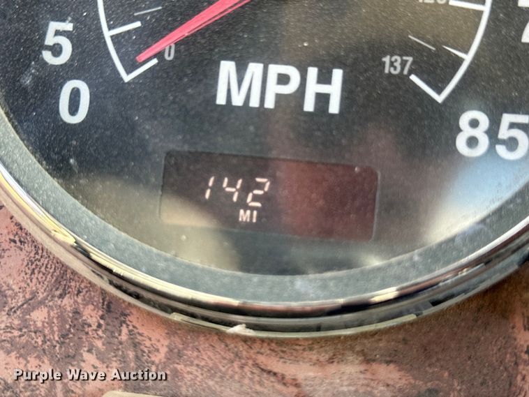 image for item OM9575 2002 International 5600i ready mix truck