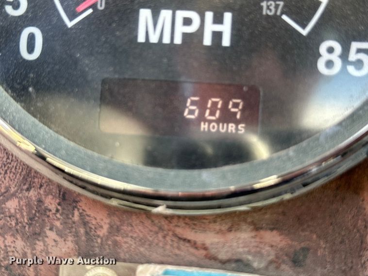 image for item OM9575 2002 International 5600i ready mix truck