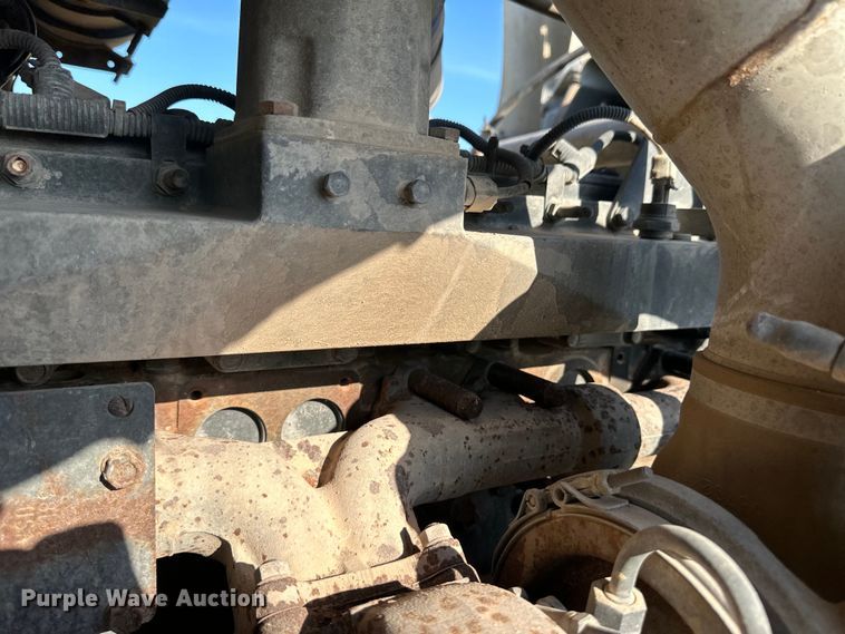 image for item OM9575 2002 International 5600i ready mix truck