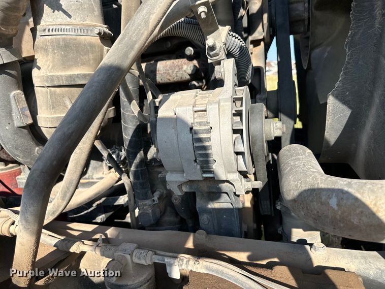 image for item OM9575 2002 International 5600i ready mix truck