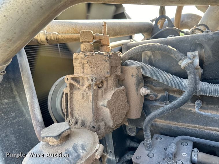 image for item OM9575 2002 International 5600i ready mix truck