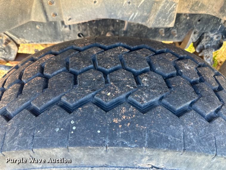 image for item OM9575 2002 International 5600i ready mix truck