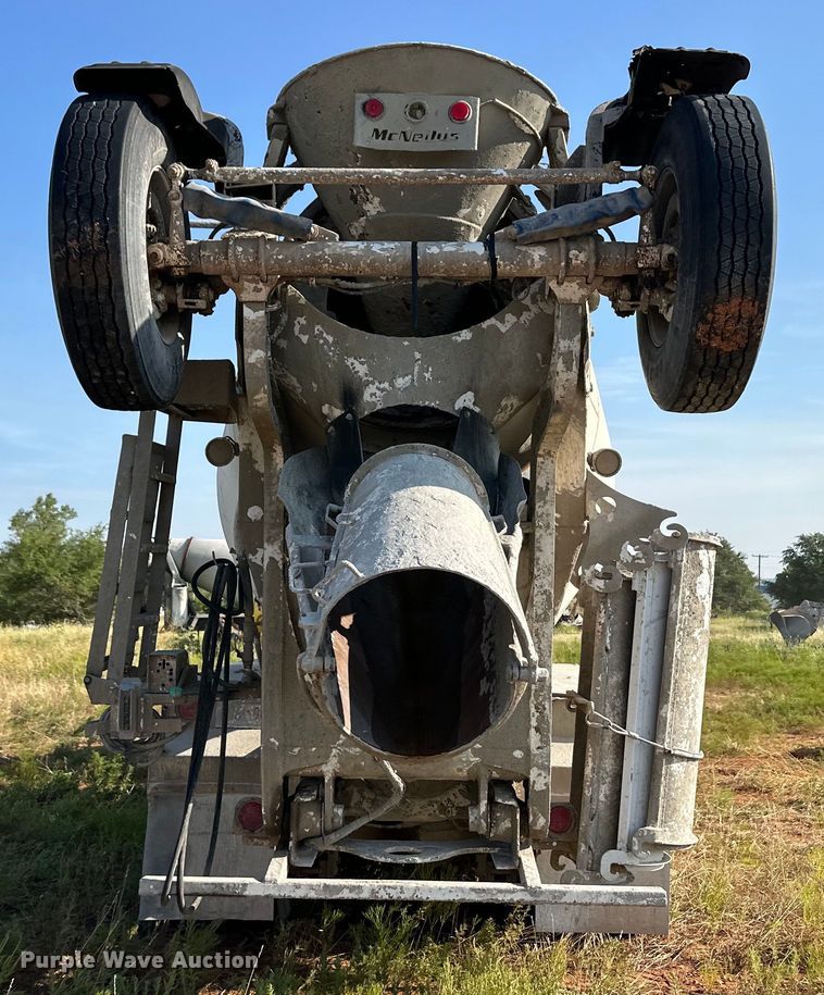 image for item OM9576 1998 Mack RD690S ready mix truck