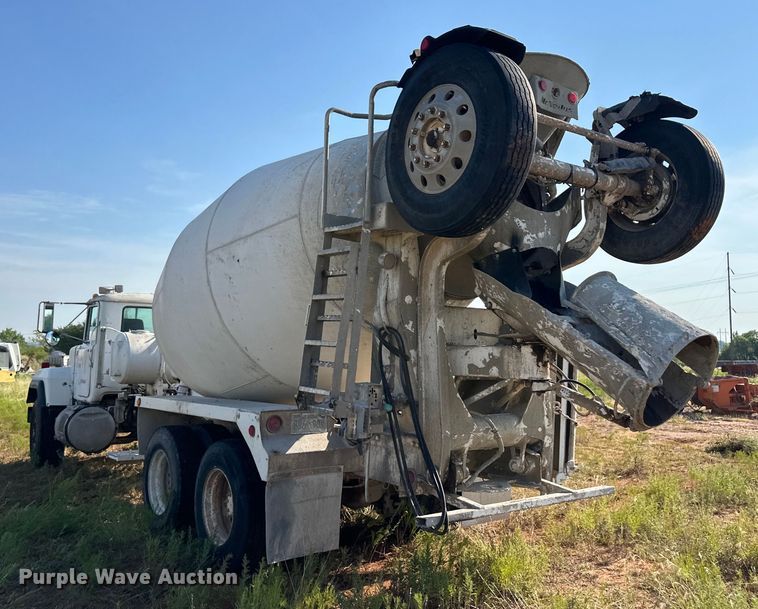 image for item OM9576 1998 Mack RD690S ready mix truck