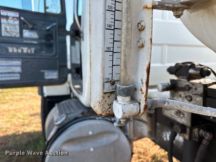 image for item OM9576 1998 Mack RD690S ready mix truck