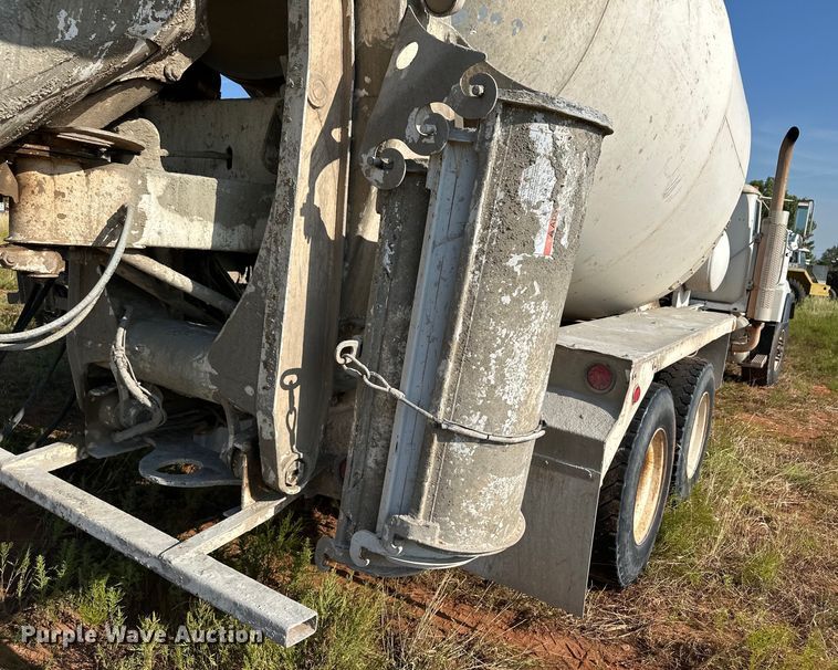 image for item OM9576 1998 Mack RD690S ready mix truck