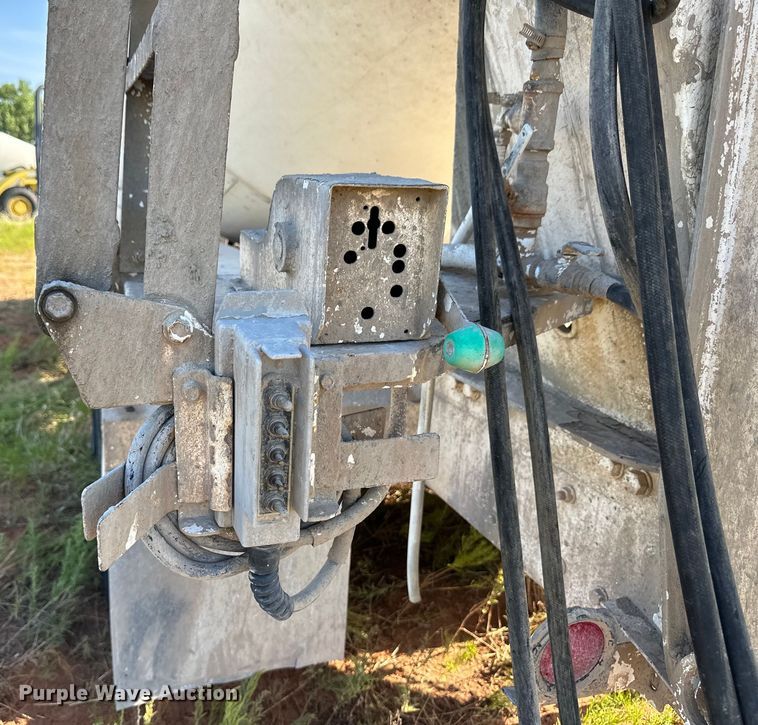 image for item OM9576 1998 Mack RD690S ready mix truck