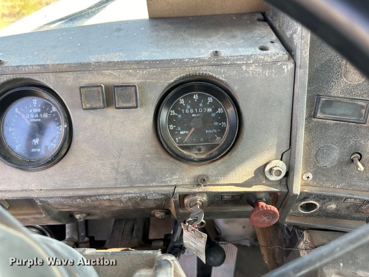 image for item OM9576 1998 Mack RD690S ready mix truck