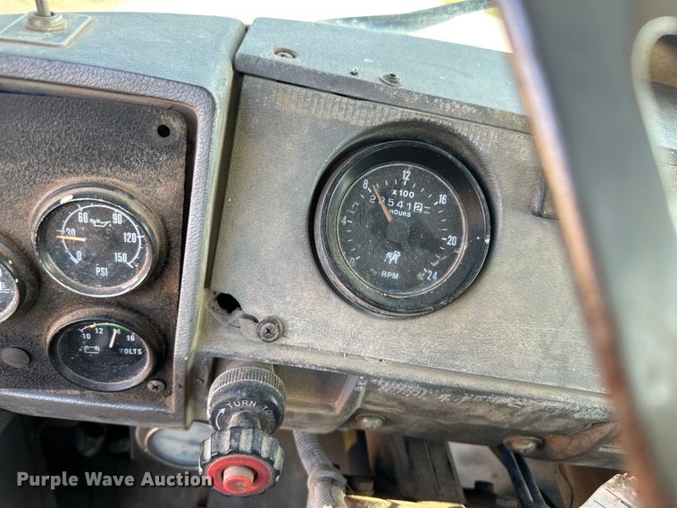 image for item OM9576 1998 Mack RD690S ready mix truck