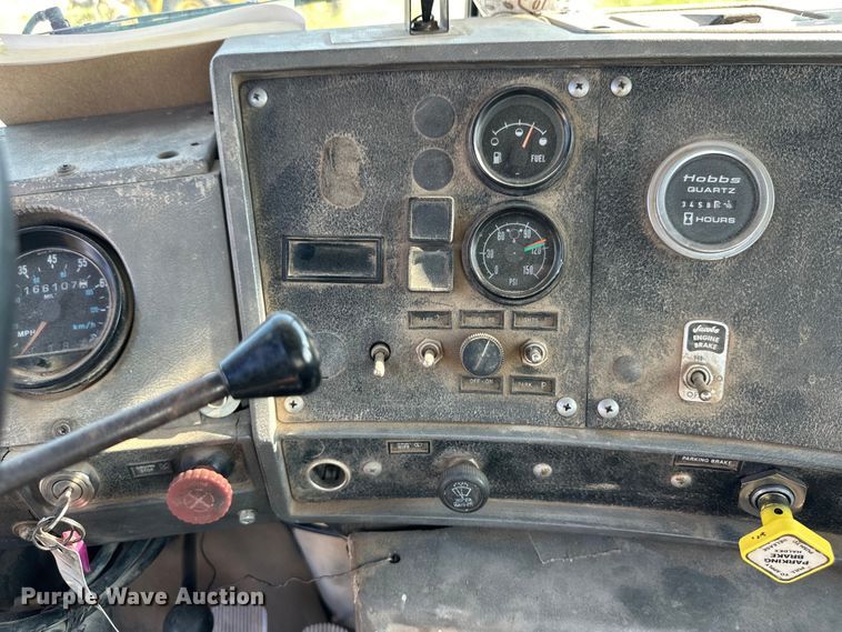 image for item OM9576 1998 Mack RD690S ready mix truck