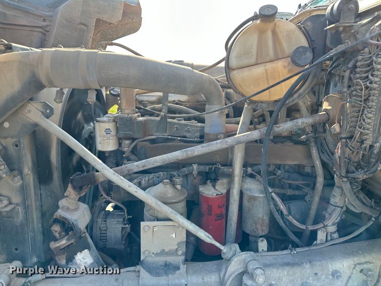 image for item OM9576 1998 Mack RD690S ready mix truck