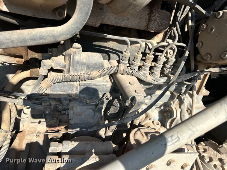 image for item OM9576 1998 Mack RD690S ready mix truck