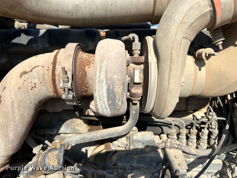 image for item OM9576 1998 Mack RD690S ready mix truck