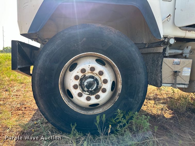 image for item OM9576 1998 Mack RD690S ready mix truck