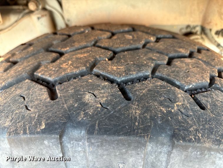 image for item OM9576 1998 Mack RD690S ready mix truck