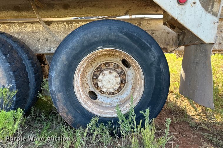 image for item OM9576 1998 Mack RD690S ready mix truck