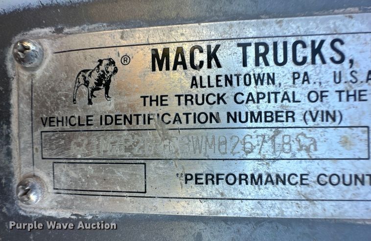 image for item OM9576 1998 Mack RD690S ready mix truck