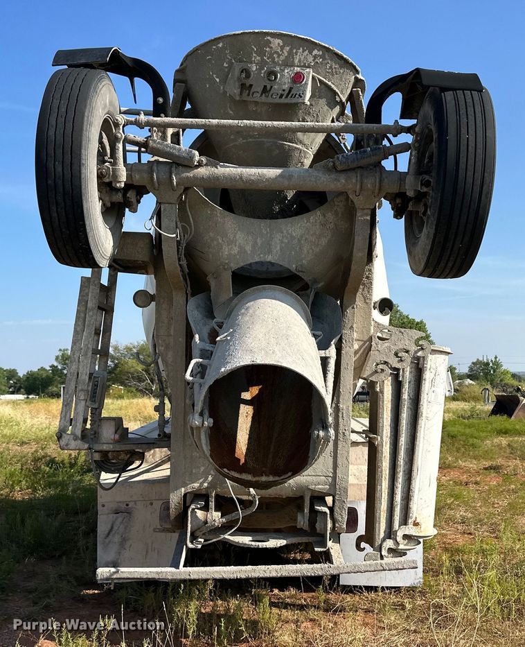 image for item OM9577 1997 Mack RD690S ready mix truck