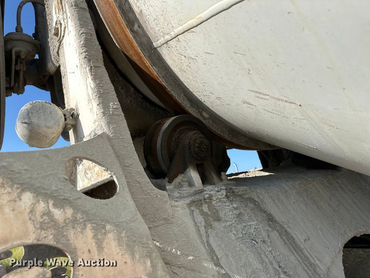 image for item OM9577 1997 Mack RD690S ready mix truck