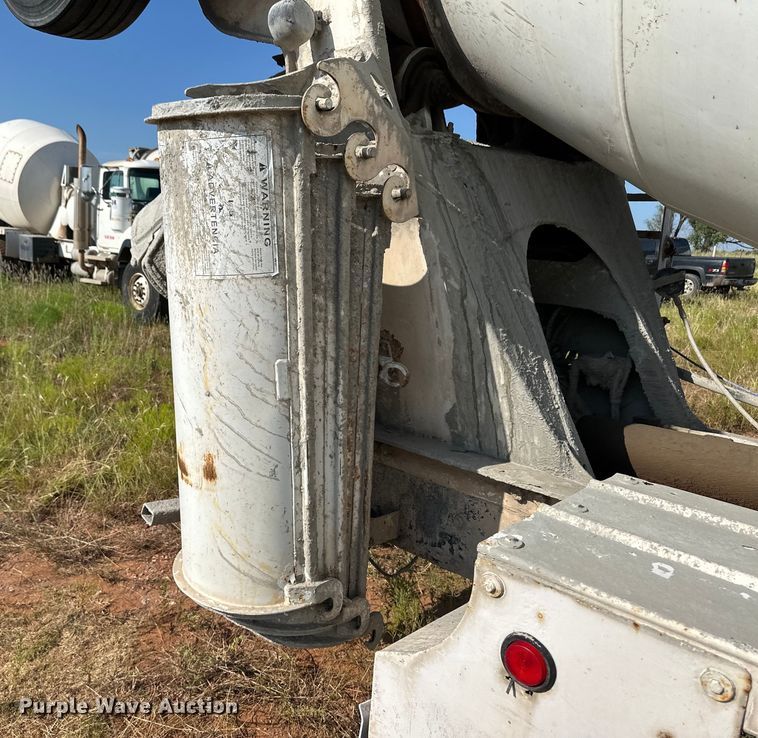 image for item OM9577 1997 Mack RD690S ready mix truck