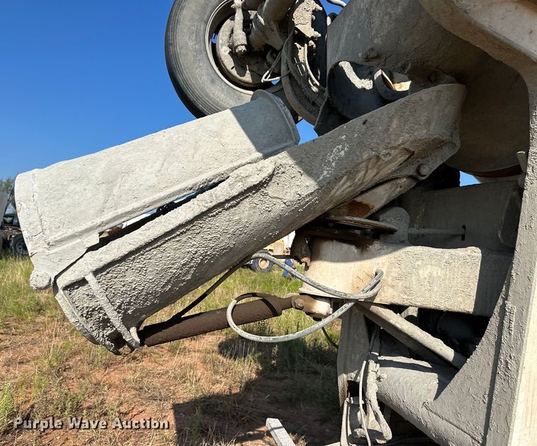 image for item OM9577 1997 Mack RD690S ready mix truck