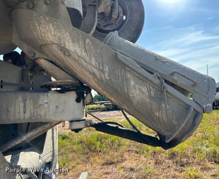 image for item OM9577 1997 Mack RD690S ready mix truck