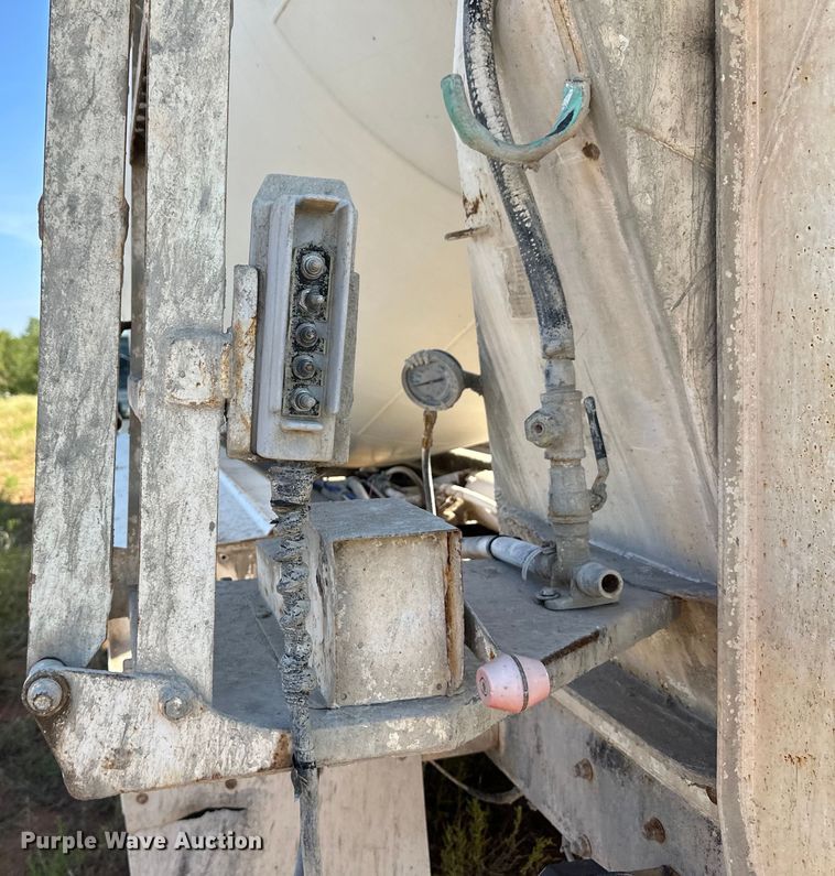 image for item OM9577 1997 Mack RD690S ready mix truck