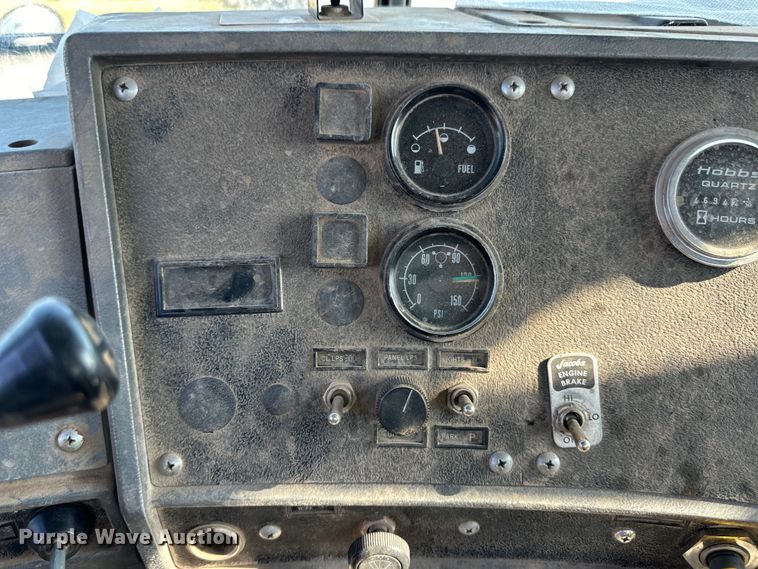 image for item OM9577 1997 Mack RD690S ready mix truck