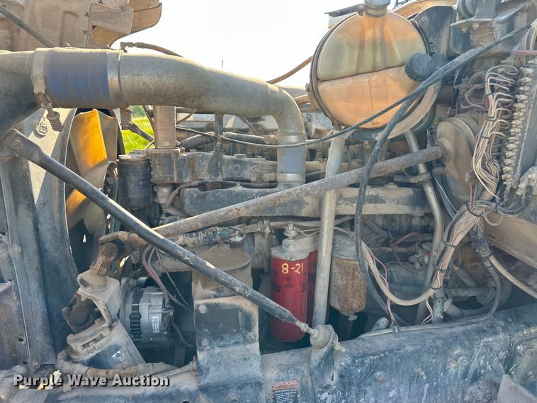 image for item OM9577 1997 Mack RD690S ready mix truck