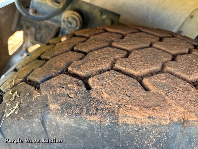 image for item OM9577 1997 Mack RD690S ready mix truck