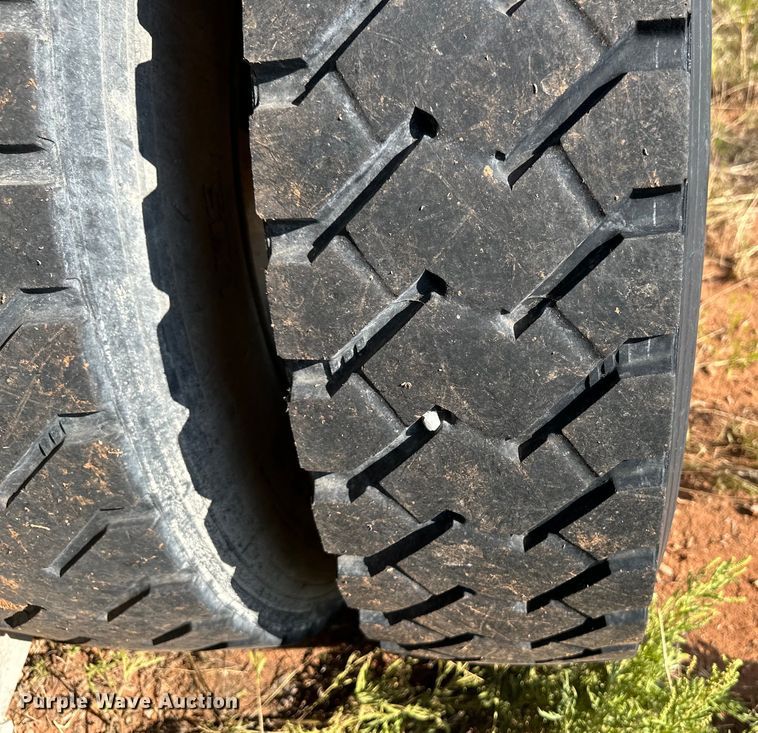 image for item OM9577 1997 Mack RD690S ready mix truck