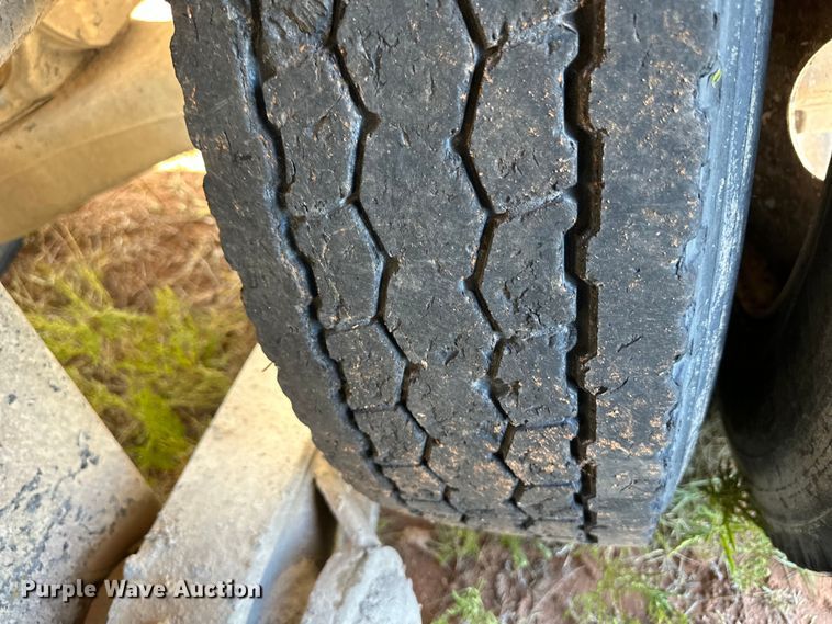 image for item OM9577 1997 Mack RD690S ready mix truck