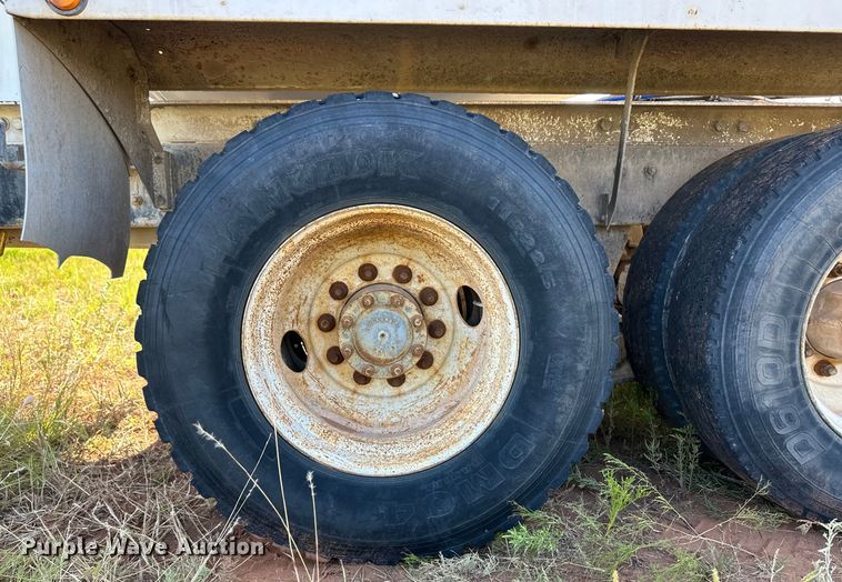 image for item OM9577 1997 Mack RD690S ready mix truck