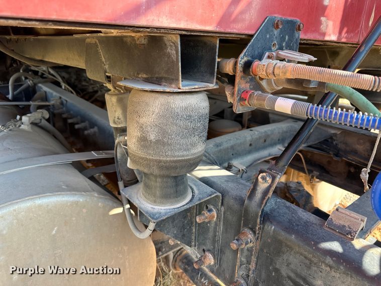 image for item OM9580 2000 Mack CX613 semi truck