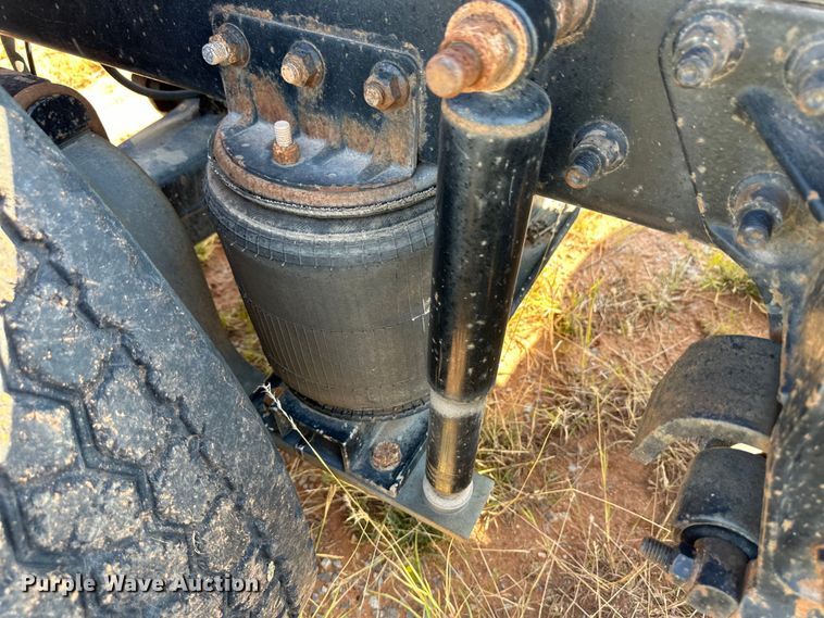 image for item OM9580 2000 Mack CX613 semi truck