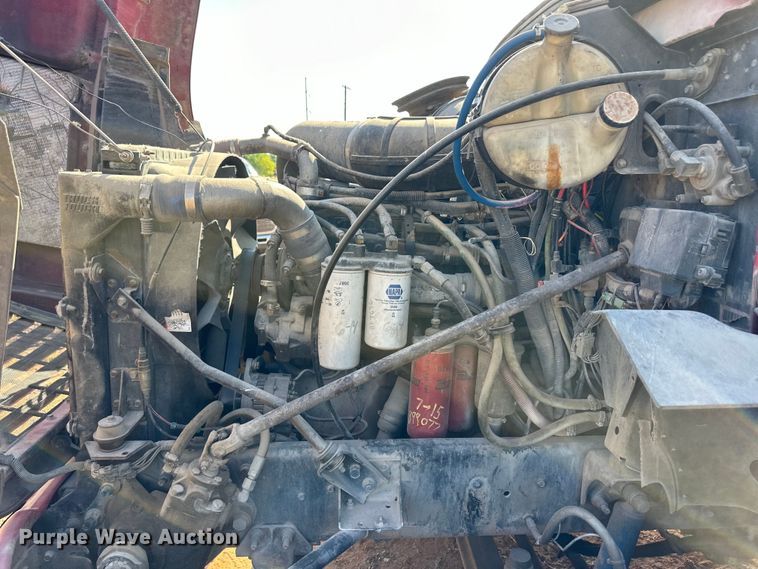 image for item OM9580 2000 Mack CX613 semi truck