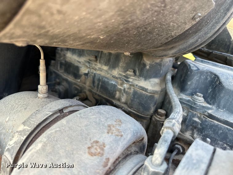 image for item OM9580 2000 Mack CX613 semi truck