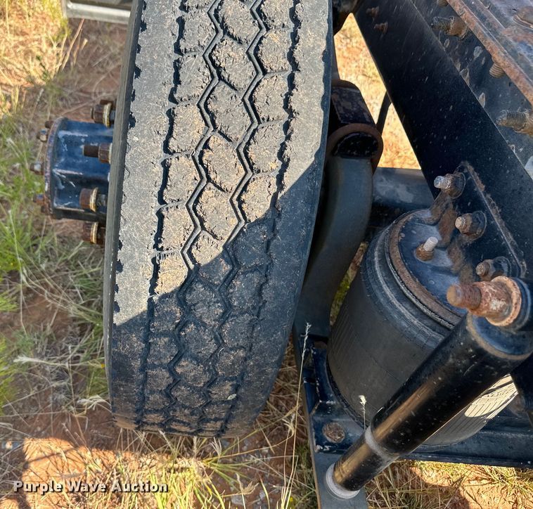 image for item OM9580 2000 Mack CX613 semi truck