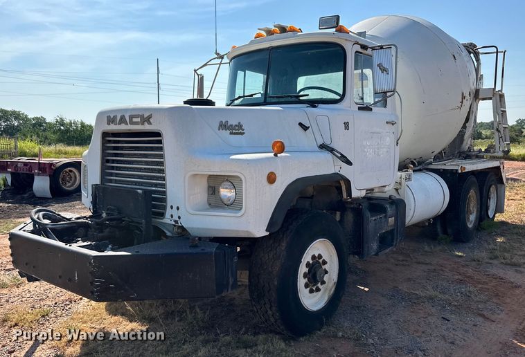 image for item OM9581 1994 Mack DM690S ready mix truck