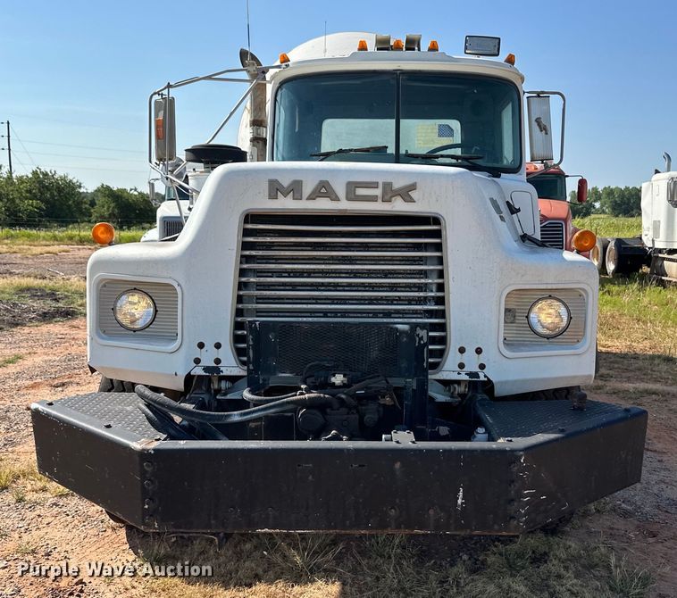 image for item OM9581 1994 Mack DM690S ready mix truck