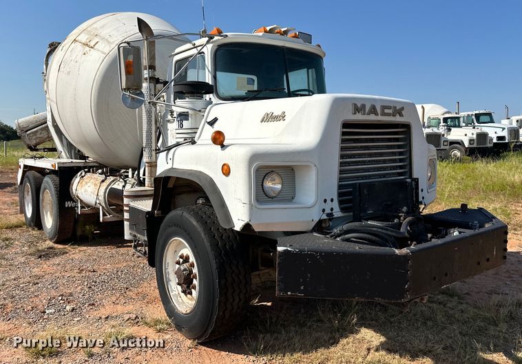 image for item OM9581 1994 Mack DM690S ready mix truck