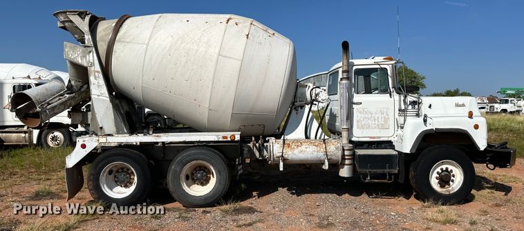 image for item OM9581 1994 Mack DM690S ready mix truck